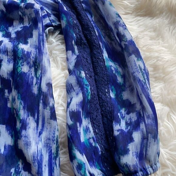 Express Blue Swirls Lace Shirt Top Blouse - Picture 2 of 5